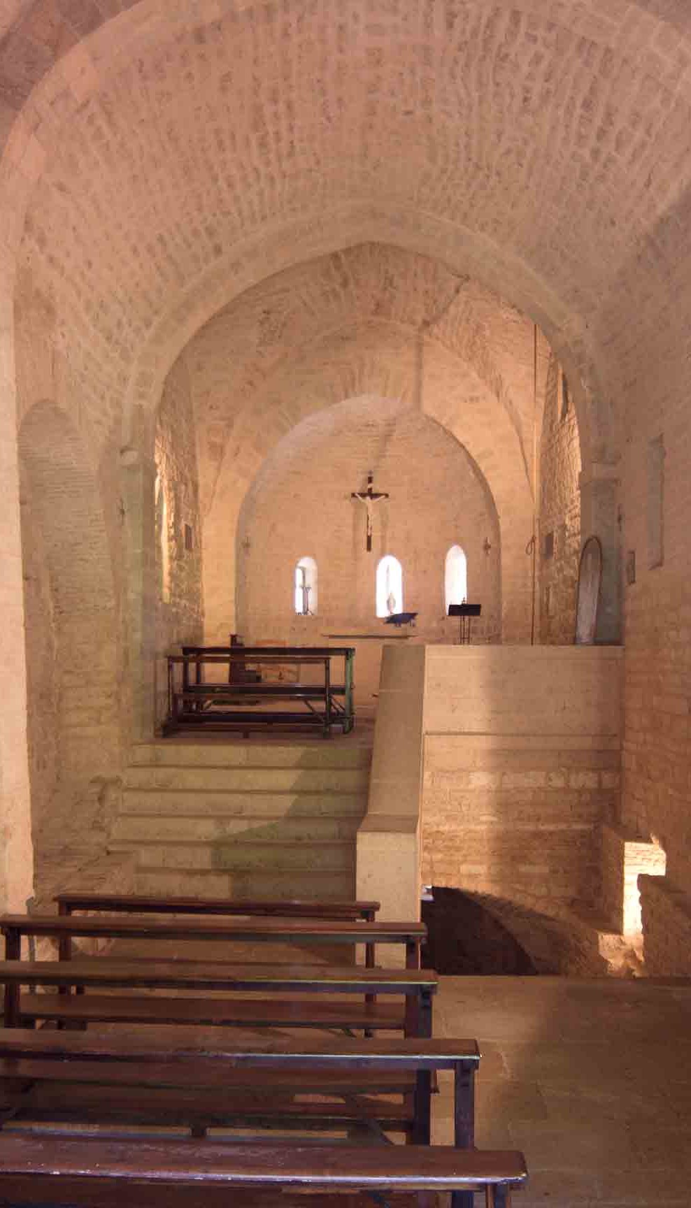 L'interno della chiesa di San Cassiano.